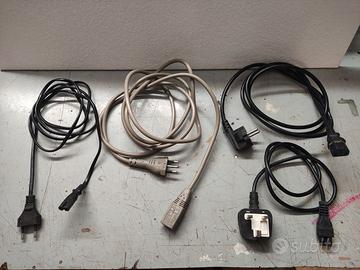 Cavi vari 220V computer notebook ecc in blocco