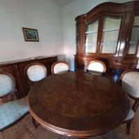 Sala da pranzo completa
