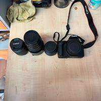 Canon eos 2000d completa di 3 obbiettivi