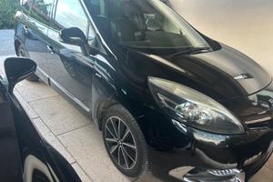 RENAULT Grand Scénic - 2013