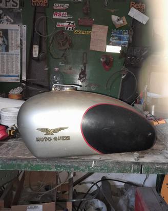 Serbatoio benzina olio moto guzzi