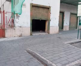 Locale commerciale 110 mq tre ingressi
