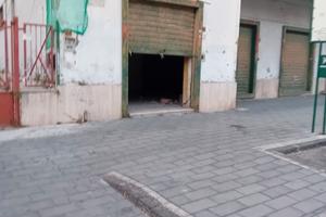 Deposito commerciale 110 mq tre ingressi