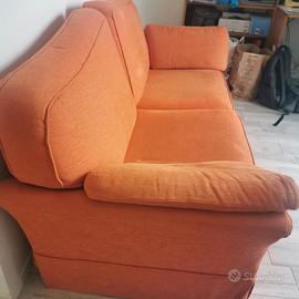 Divano arancione