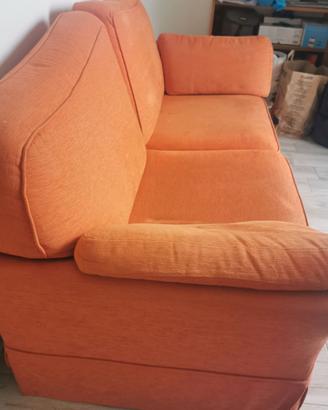 Divano arancione