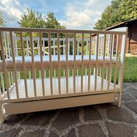 Lettino in legno per bambini da 0 a 3 anni