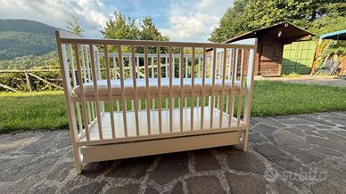 Lettino in legno per bambini da 0 a 3 anni