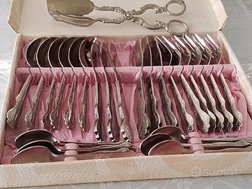 servizio posate antiche.