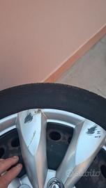 Set completo di gomme e cerchi in acciaio