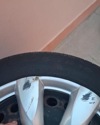 Set completo di gomme e cerchi in acciaio