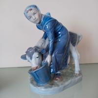 STATUINA ROYAL COPENHAGEN MUNGITRICE CON VITELLINO