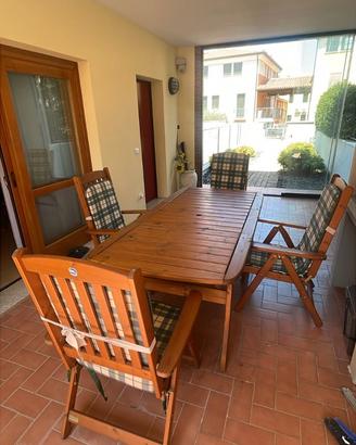 Tavolo e 4  sedie da giardino