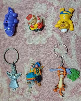 3 portachiavi e 3 giochini vintage