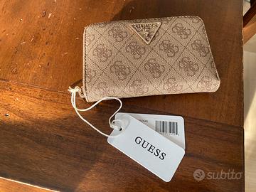 Portafoglio Guess . Nuovo con cartellino