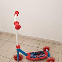 Monopattino spiderman