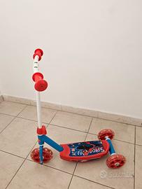 Monopattino spiderman