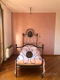 Letto a baldacchino singolo