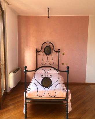 Letto a baldacchino singolo