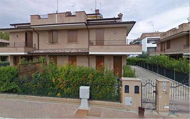 Villetta a schiera di 141 m² con più di 5 locali e