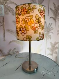 Lampada da tavolo Thun con paralume floreale