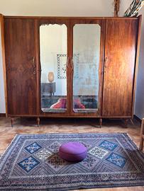 Armadio 4 ante massello 1957 + comò e 2 comodini –