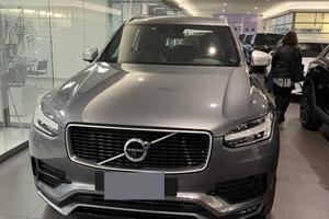 Volvo XC90 R-design