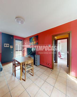 BILOCALE CON BALCONE E POSTO AUTO COPERTO