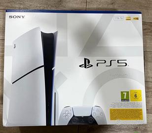 PlayStation 5 con disco “NUOVA”