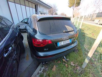 AUDI Q7 DEL 2006 PER RICAMBI