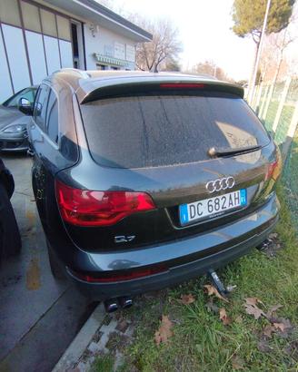 AUDI Q7 DEL 2006 PER RICAMBI