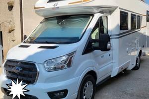 Camper semintegrale con veranda gonfiabile