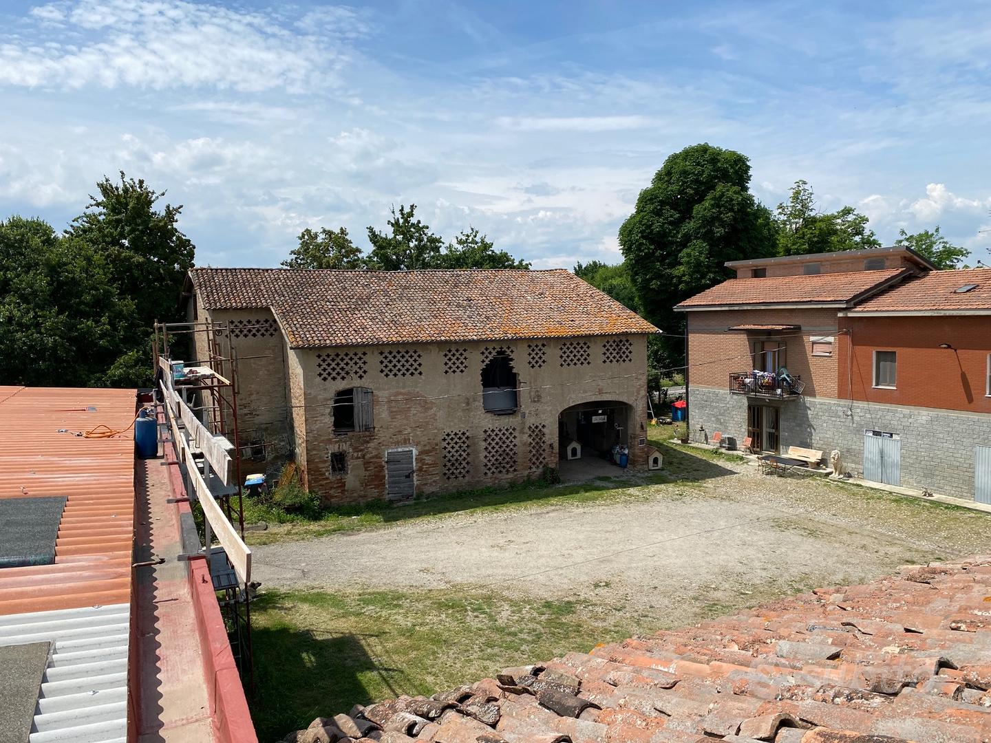 45.000 mq di terreno , casa, stalla , fienile,ecc - Vista 4
