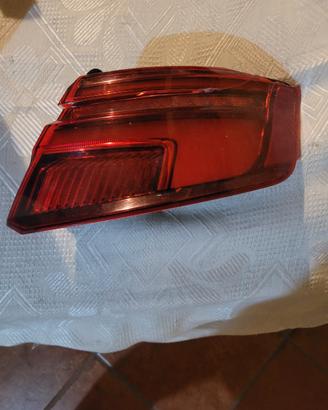 Faro posteriore destro Audi a3 8v 