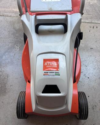 Tagliaerba a batteria stihl rma 235