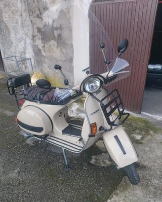 Vespa Piaggio P200E