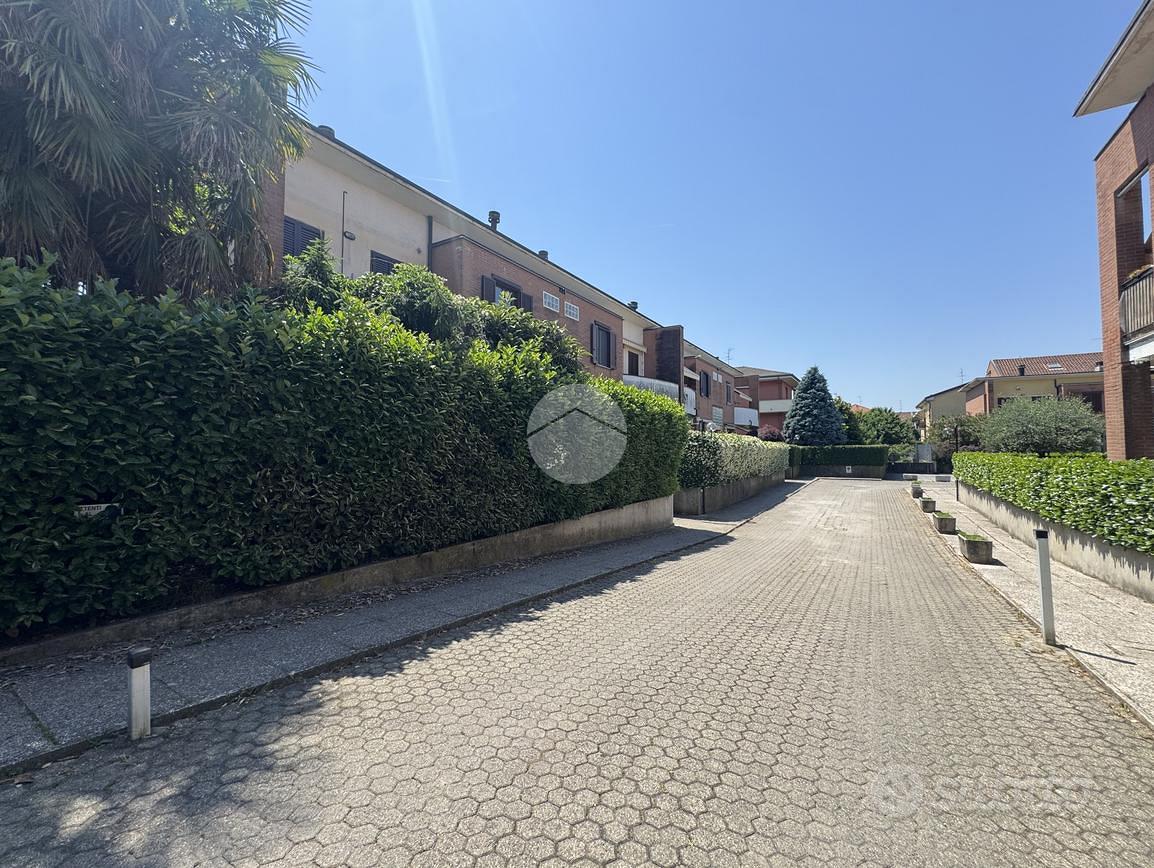 4 LOCALI A CESANO MADERNO - Vista 4