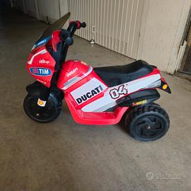 peg Perego ducati desmosedici bambino elettrica