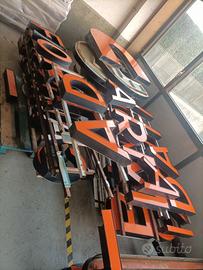 insegna lettere scatolate anni 70'