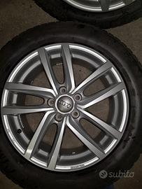 Cerchi in lega del 17 audi Q3 e gomme invernali