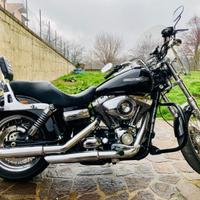 Harley-Davidson Dyna Super Glide Custom 1584-2011
