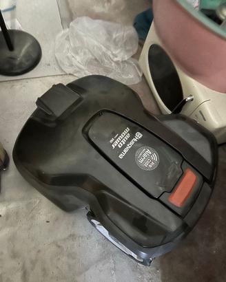 ROBOT HUSQVARNA TAGLIAERBA