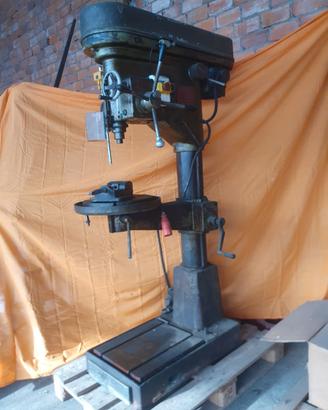 Trapano 380 v. con protezioni