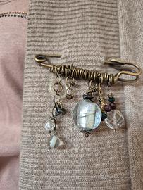 Spilloni   realizzati  a mano