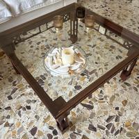 Tavolo con vetro (no spedizone a distanza)