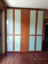 armadio in legno di ciliegio 