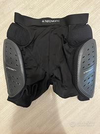 Tavola snowboard, protezioni, mascherina, guanti..