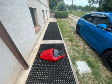 codino rosso ducati 748 