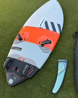 Tavola da windsurf e foil