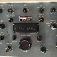 radio ricevitore a valvole Collins R-390A.