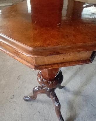 tavolo in legno massello per gioco di carte